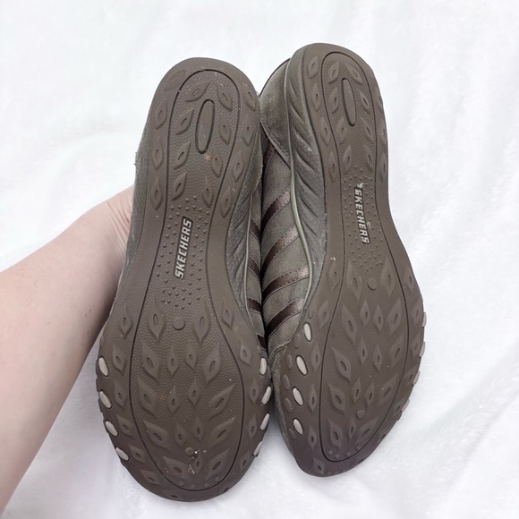 Skechers Women's Sz 11 Air Cooled Memory Foam Bungee Slip-on Comfort Shoe - Picture 4 of 7